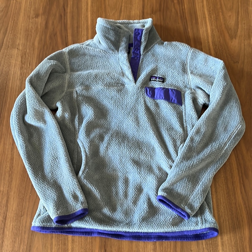 Patagonia women’s size medium fleece pullover